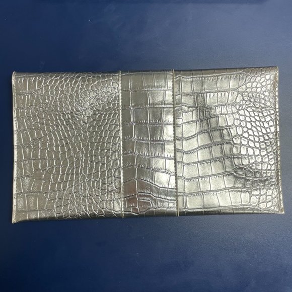 NWT JJ Winters Nikki Silver Clutch - Picture 5 of 11